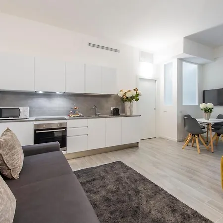 Royal - Centro Apartment Milan