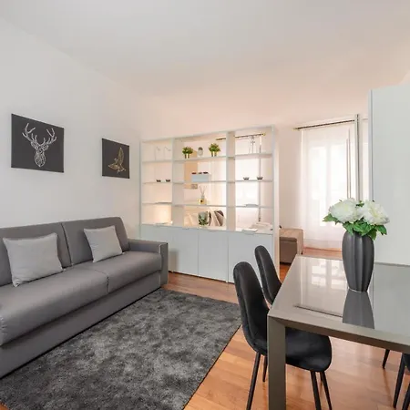 Royal - Centro Apartmán Milán