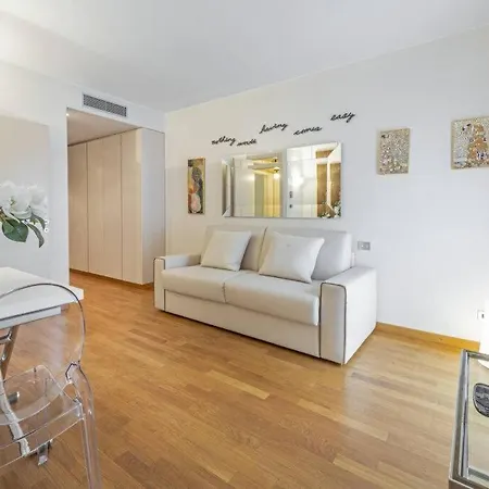 Royal - Centro * Milánó