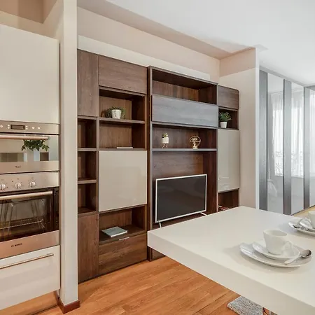 Royal - Centro Apartment Milan