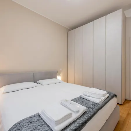 Royal - Centro Apartment Milan