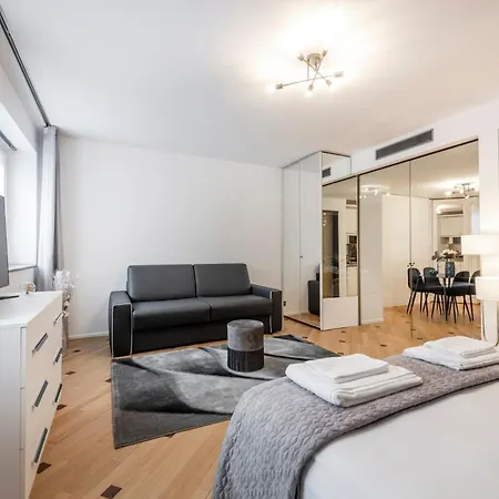 Royal - Centro Apartment Milan