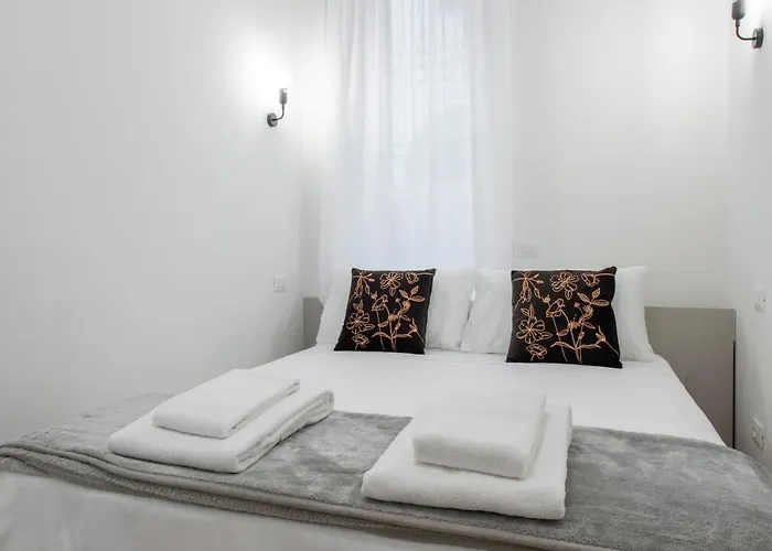 ロイヤル スイーツ セントロ アパート ミラノ