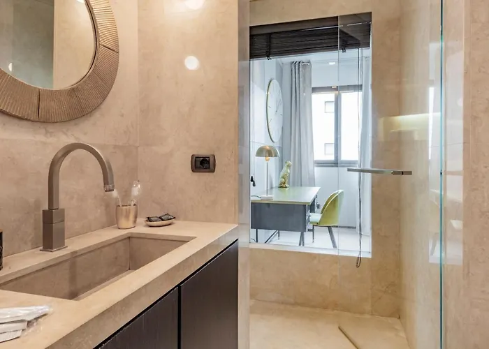 ロイヤル スイーツ セントロ アパート