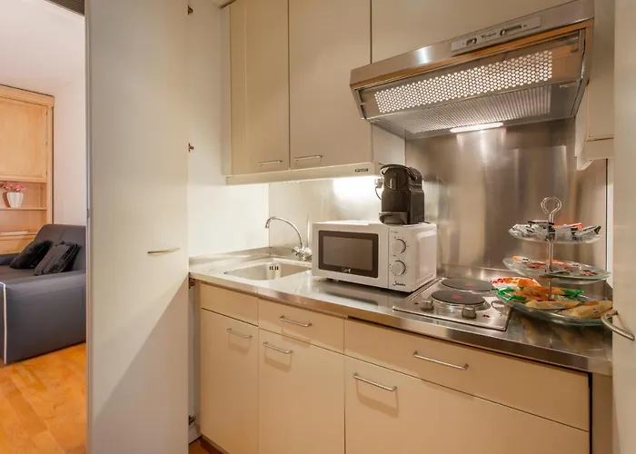 ロイヤル スイーツ セントロ アパート