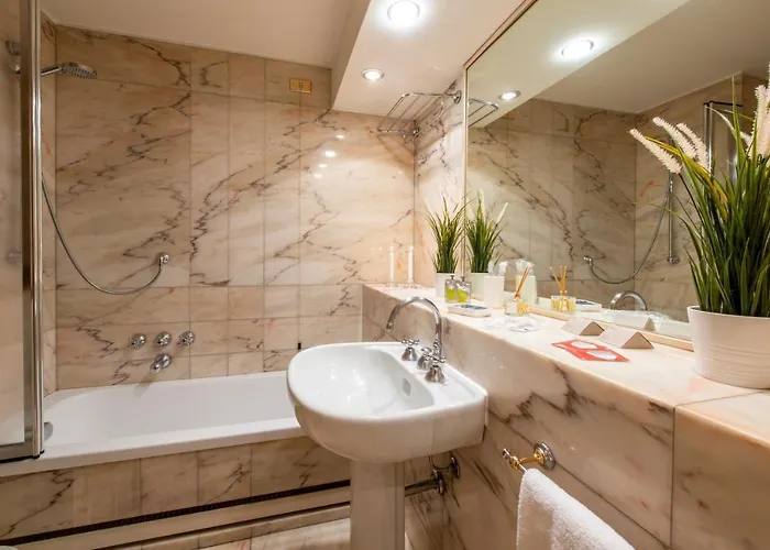 ロイヤル スイーツ セントロ アパート *