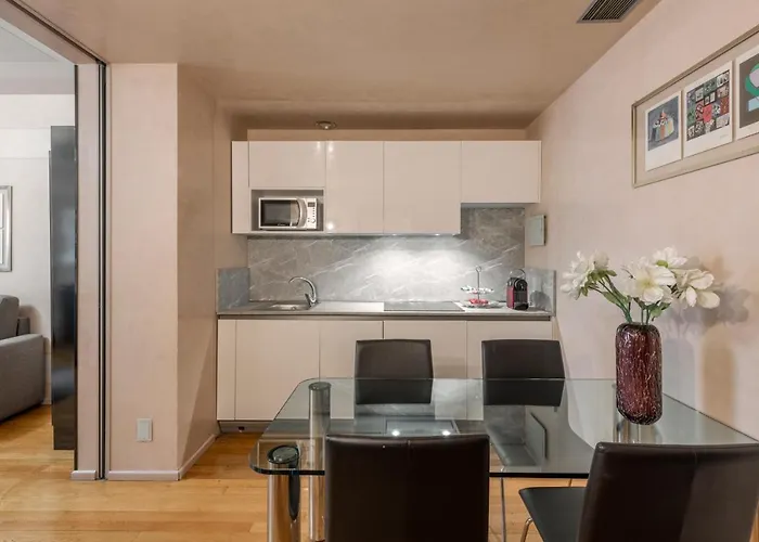 アパート ロイヤル スイーツ セントロ