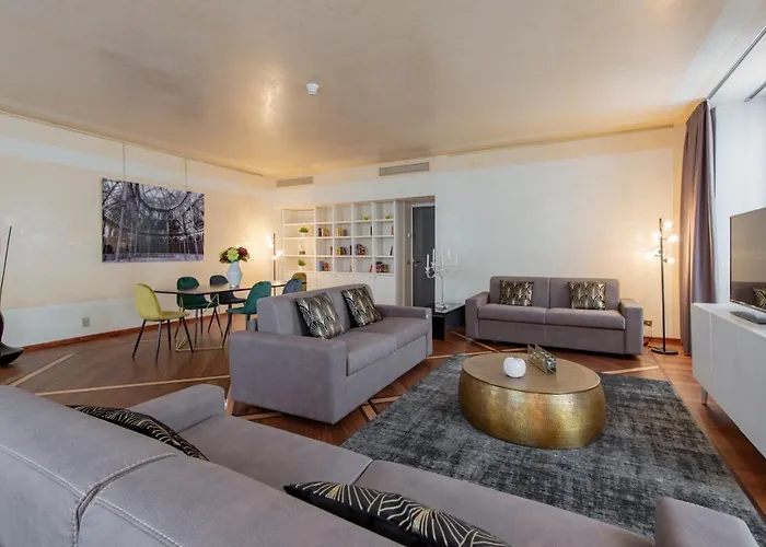 ロイヤル スイーツ セントロ アパート ミラノ